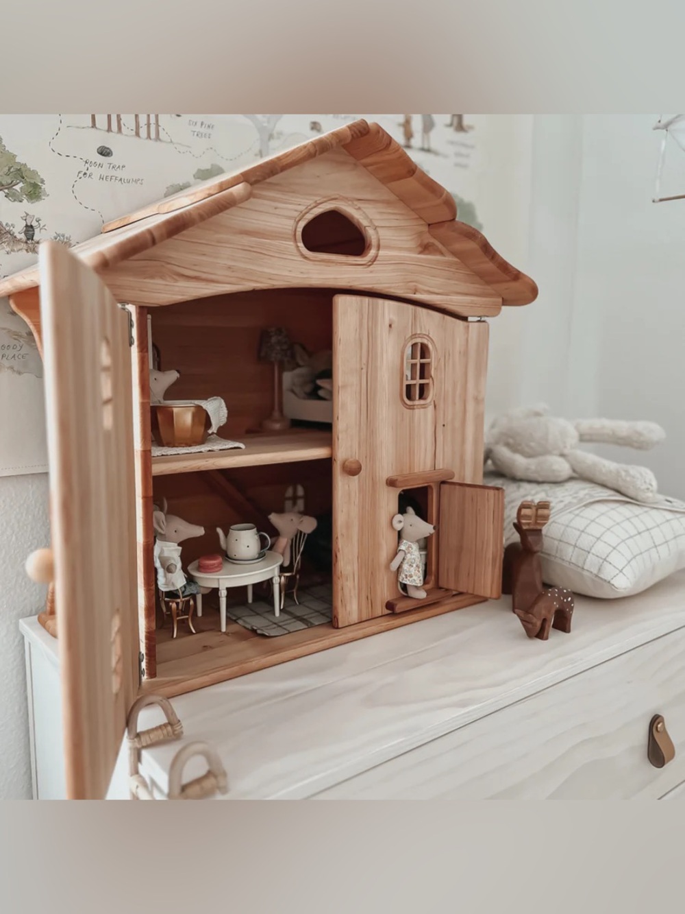 Drewart Dollhouse, Large Natural Roof and Doors - Picture 8 of 15
